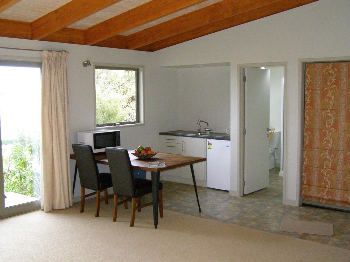 2 Views At Tasman Bed and Breakfast Εξωτερικό φωτογραφία